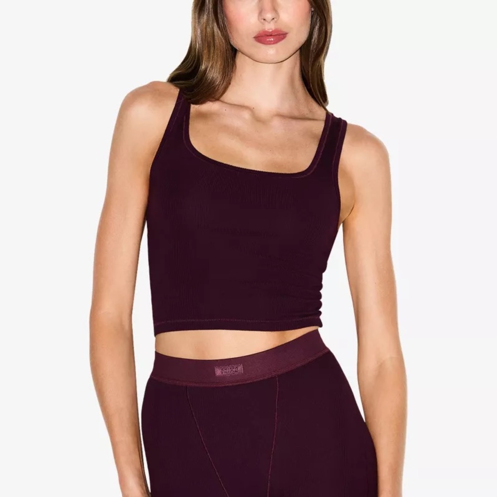 SKIMS Cotton Rib Tank Top Currant Small Scoop Neck Cropped Ribbed Cotton NWT
